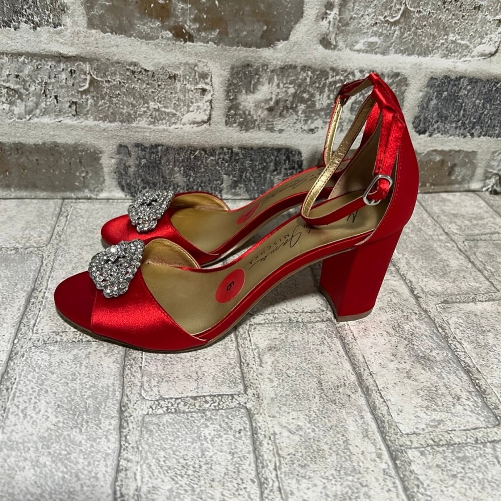 Red Badgley Mischka Heeled Open Toe Rhinestone Shoes 6